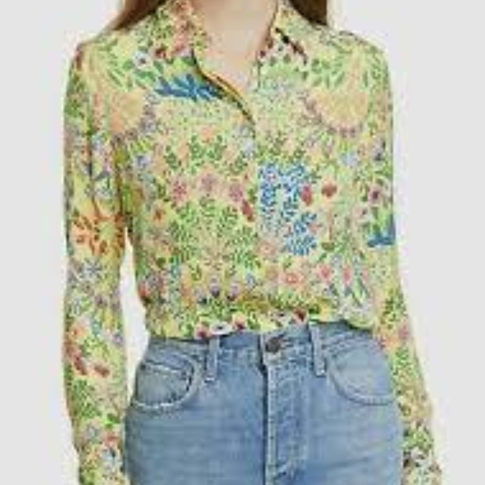 NWOT- ALICE AND OLIVIA FLORAL BLOUSE